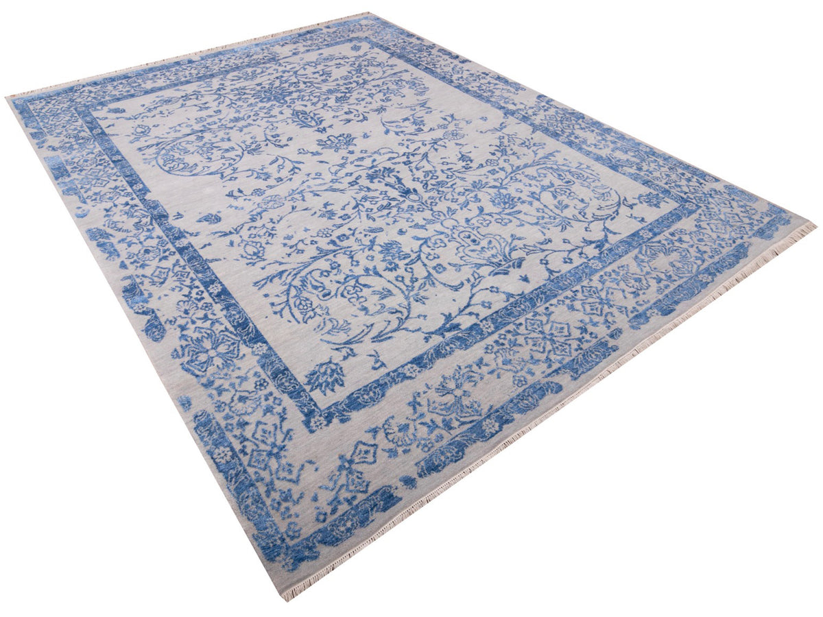 Modern rug 310x244 cm with blue floral damask pattern and light center, corner detailing