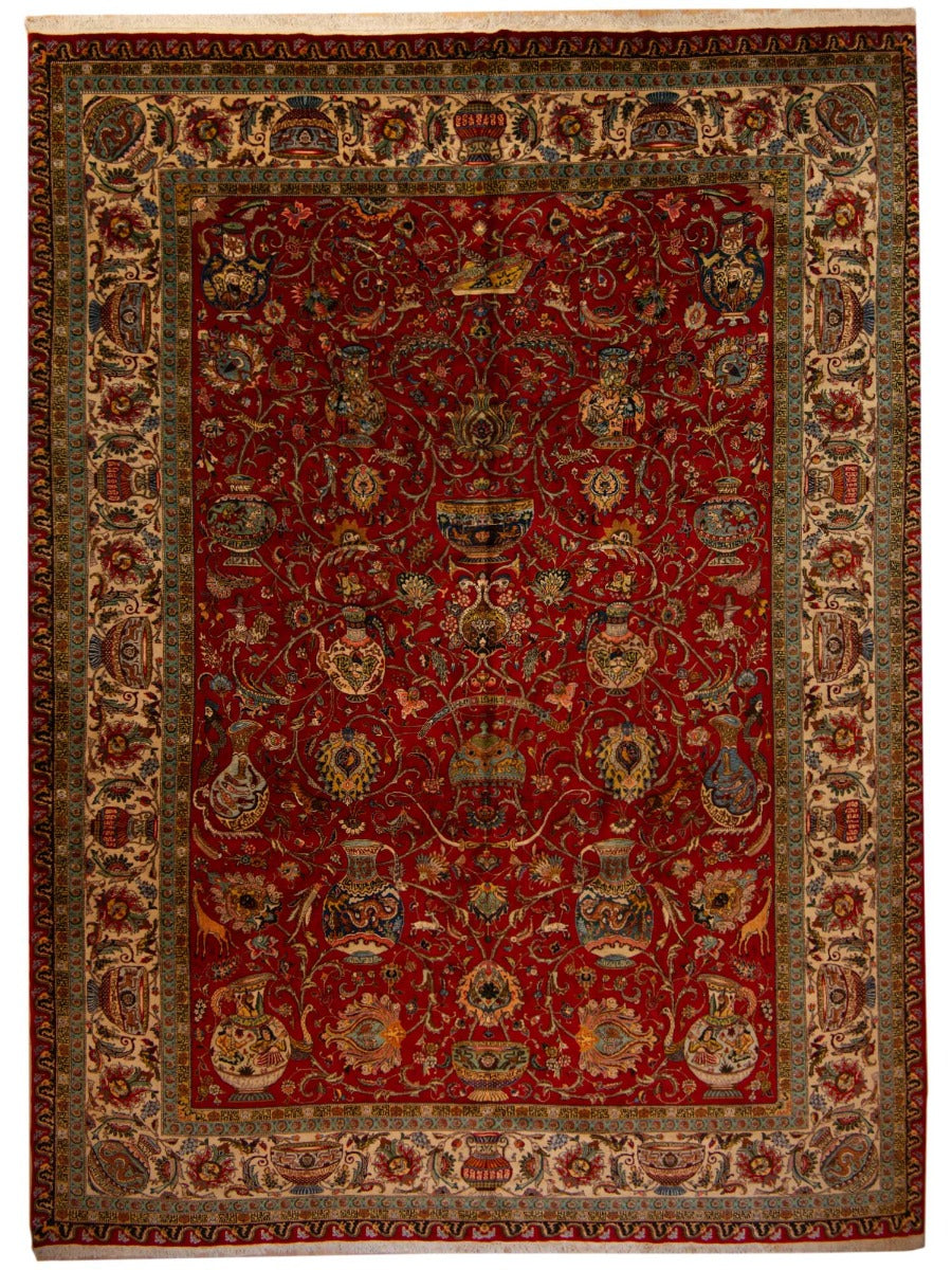 Red ornate Tabriz-style area rug with medallion border pattern, 467x345 cm.